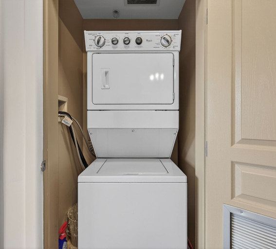 Laundry, Playa Del Sol 2 Bd 649 w Mountain Views, Central Okanagan