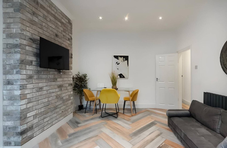 Others 2, Cobden 2 Bed Apartment, London