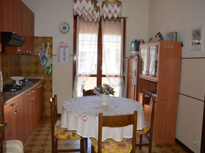 Dining room 5, Comfortable Family Flat Near Ponente Beach, Venezia