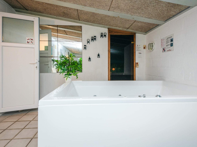 Bathroom 4, 4 star holiday home in Ebeltoft, Syddjurs