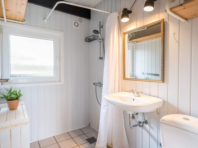 Bathroom 3, 4 star holiday home in Hemmet, Ringkøbing-Skjern