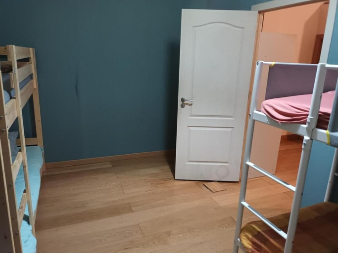 Room 4, Room-bed 14 in a 6-bed Mixed Dormitory r, Sintra
