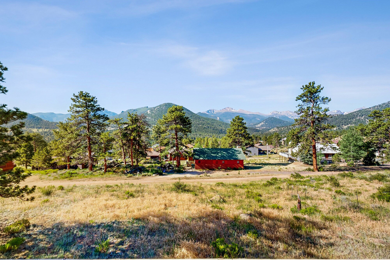 Mountain view 5, Enjoy Nature From This Charming Cabin With Deck, Fireplace, & Washer and Dryer, Larimer