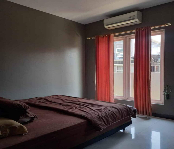 Room 5, Cozzy AV Home, Semarang