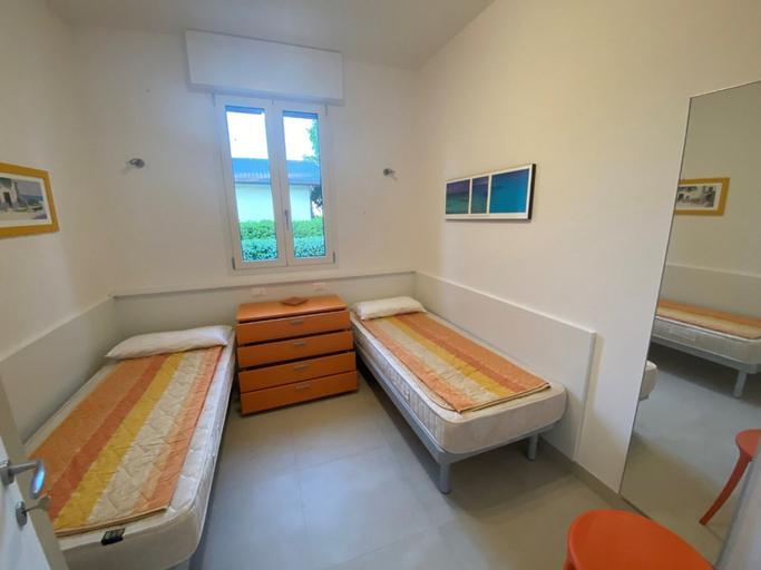 Room 2, Charming villa fully loaded with fenced garden, Venezia