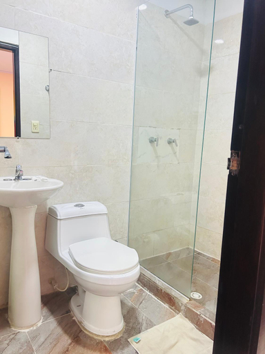 Bathroom 3, Hotel Galeria la Trinidad, Cartagena de Indias