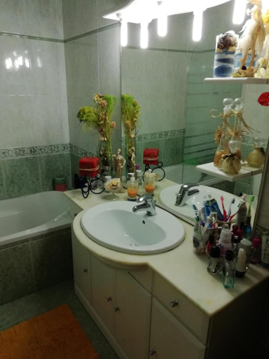 Bathroom 2, Room-bed 14 in a 6-bed Mixed Dormitory r, Sintra