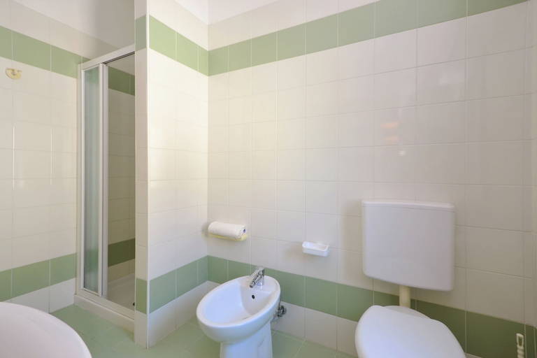 Bathroom 3, Cozy Retreat Just Steps From the Beach, Udine