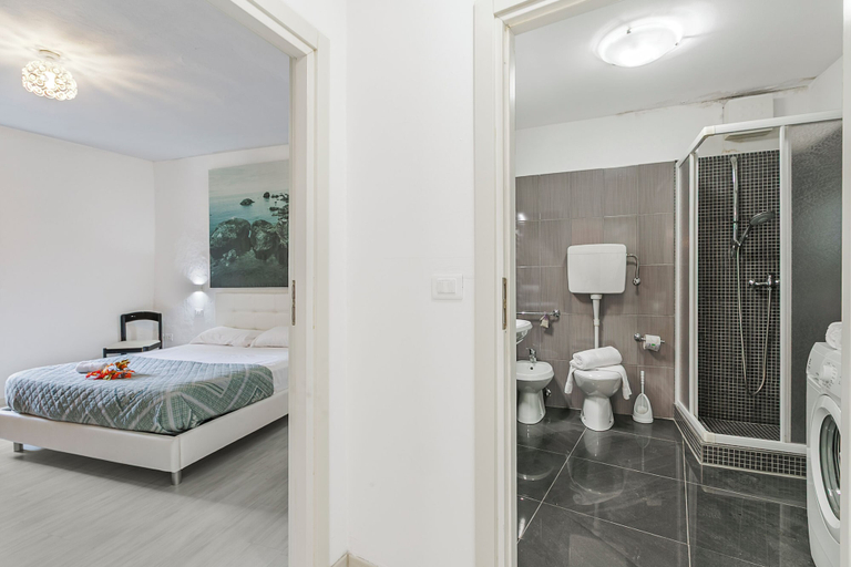 Bedroom 3, Piccola Torbole 2min to Lake, Trento