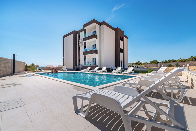 Pool 3, Deluxe Villa Laura 6a, Novalja