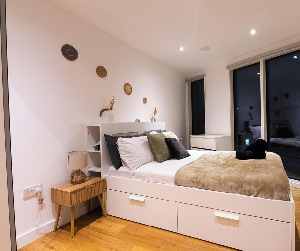 Room 4, Spacious Ancoats -pool-gym-free Parking, Manchester