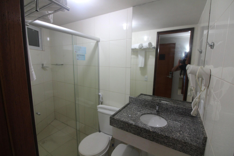 Bathroom 4, Blue Sunset Flatbeach Aparthotel, João Pessoa