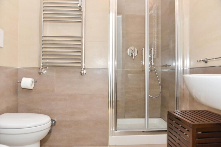 Bathroom 2, Your Rhome Experience Rome in a Bright and Welcoming Space, Rome