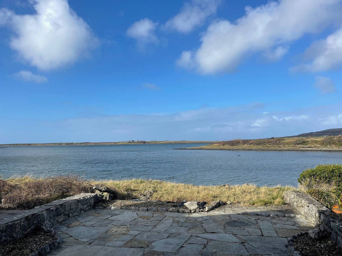 Exterior 2, Cozy Waterside Retreat Ballyvaughan 3