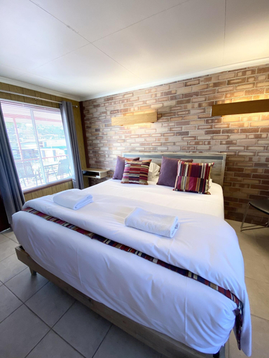 Room 5, Proserpine Motor Lodge, Whitsunday
