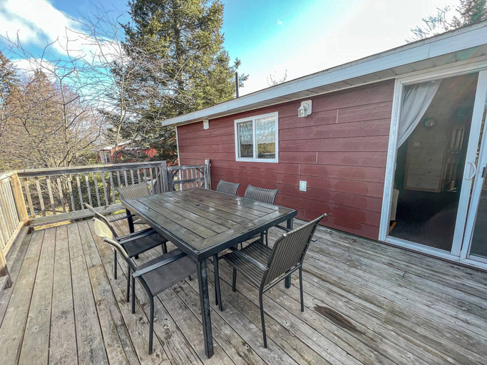 Others 4, Ahmic Lake Resort's Black Bear Cottage, Parry Sound