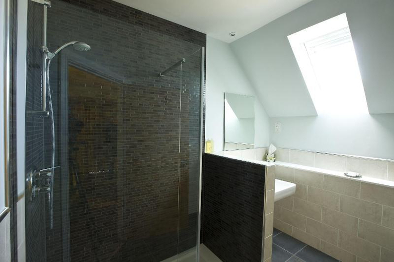 Bathroom 5, Sandown House, Highland
