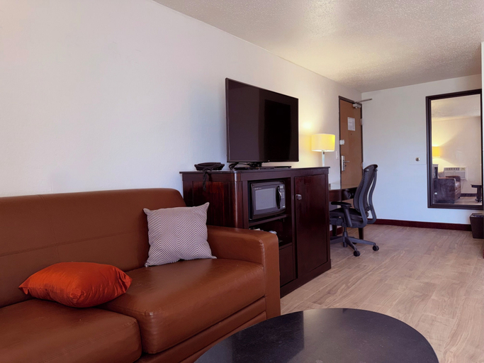 Others 5, Motel 6 Albert Lea, Freeborn