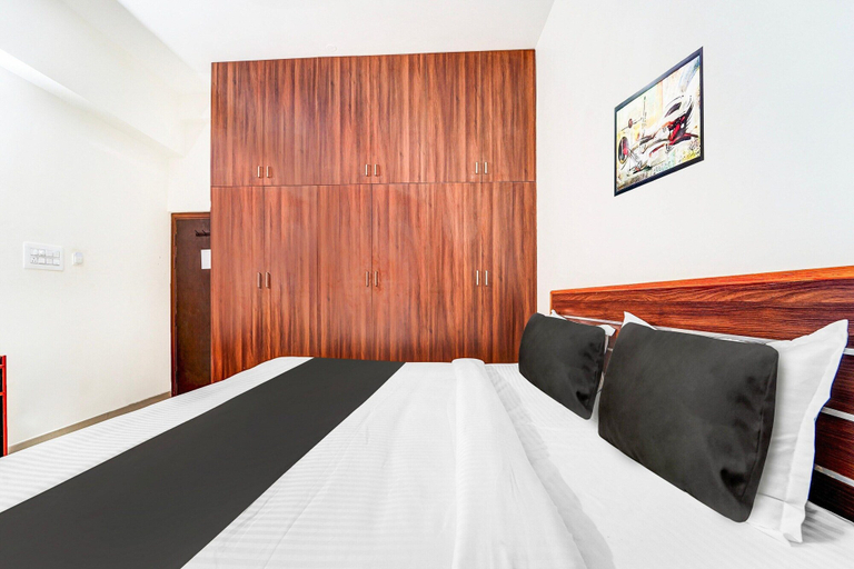 Room 3, Deluxe SS Towers, Madurai