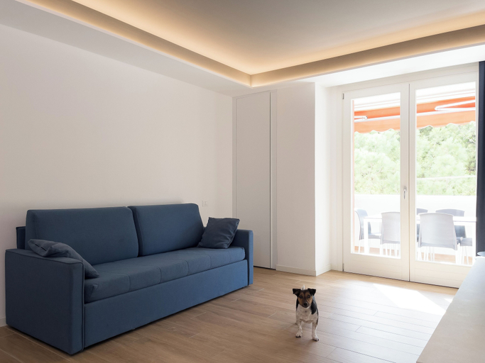 Living room 5, Modern Seaside Flat With Spacious Balcony, Udine