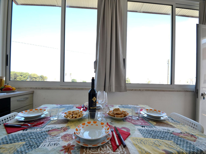 Others 4, Three-room Apartment With air Conditioning on the First Floor - Torre Dell'orso, Lecce