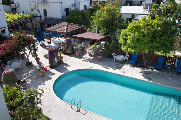 Others 3, Room-spacious One Bedroom Apartment in P