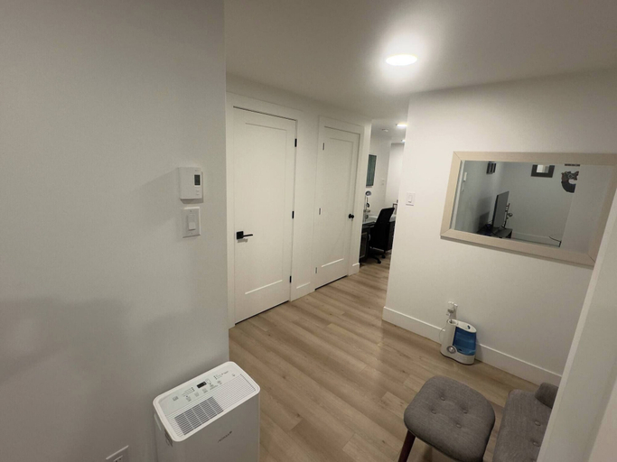 Interior 4, Private 1BR Basement Suite Near YQM With Free Parking, Westmorland