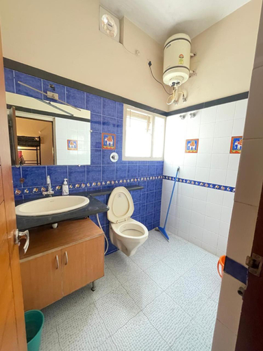 Bathroom, Neha's Homestay, Mysore