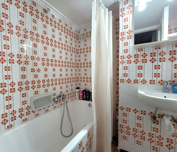 Bathroom, Kallithea Midias 4, Attica