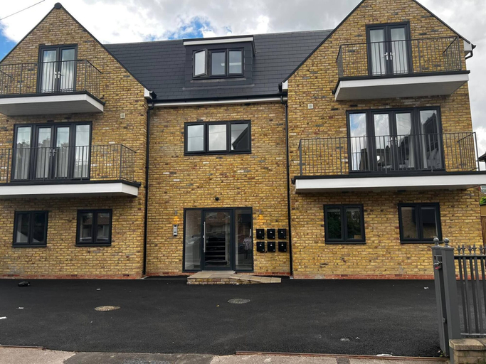 Exterior & Views, Skyvillion Vineyard Court, Enfield, 2 Bed, With Garden, London
