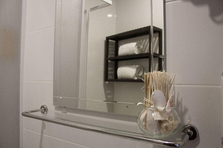 Bathroom, Nations Porto - Studios & Suites, Porto