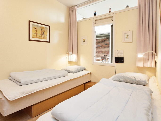 Bedroom 2, 4 person holiday park home in Fanø, Fanø