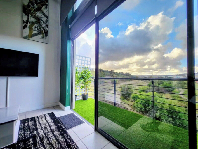 Balcony 5, Luxurious Green Riverside Loft apartment, City of Cape Town