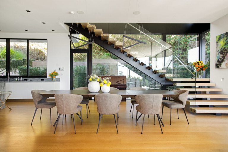 Exterior 5, Belfast Estate, Los Angeles