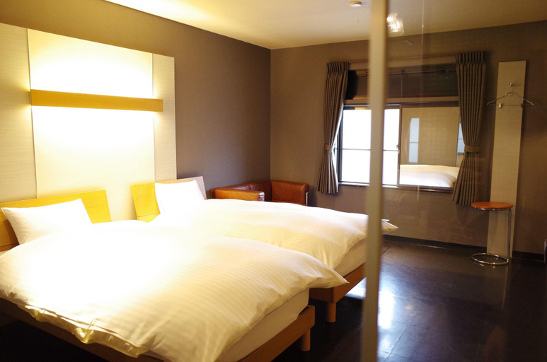Bedroom 2, Bar 39, Higashihiroshima