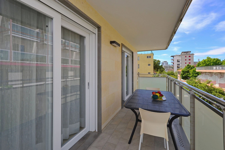 Balcony 3, Flat With Balcony Only 50mt From the Beach, Udine