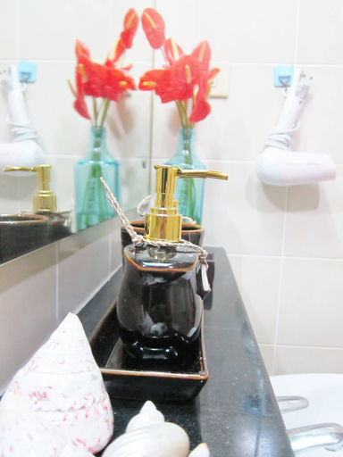 Bathroom 5, 1br With Pool & Gym Near BTS Phrom Phong, Khlong Toey