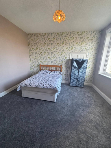 Room 3, Room-serene Ocean-view Apartment Room in, Sunderland