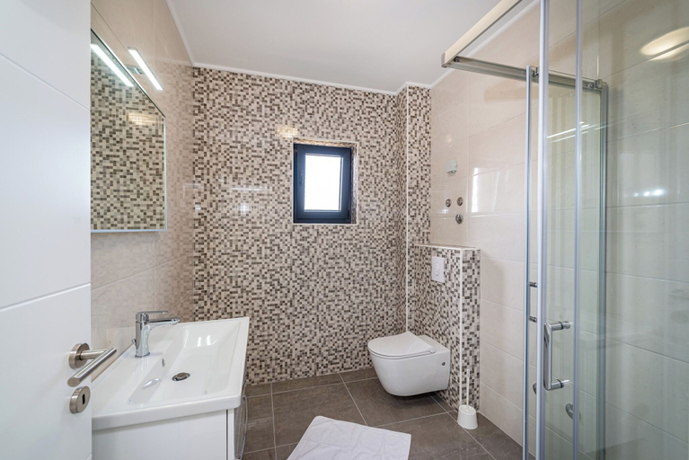 Bathroom 5, Deluxe Villa Laura 5a, Novalja