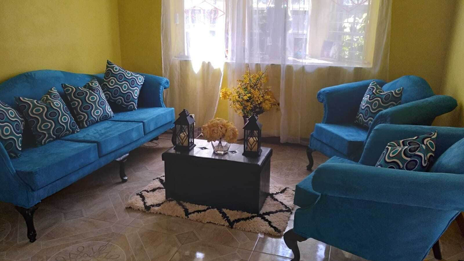 Living room 3, Room-cozy Kingston Getaway - Private Roo