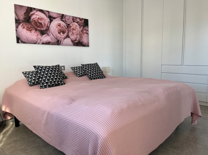 Others 2, Luxury Three Bedroom Villa with Private pool and rooftop Solarium, Murcia