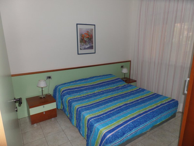 Room, Equipped Apartment for Group Getaways in Bibione, Venezia