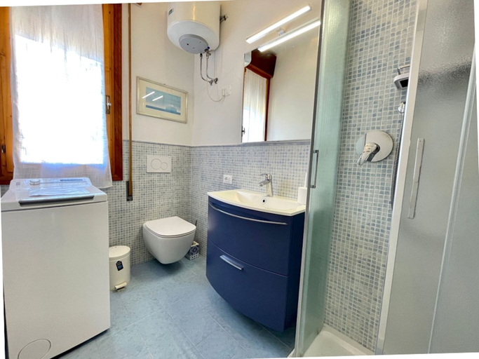 Bathroom, Bright Apartment by the sea, Venezia