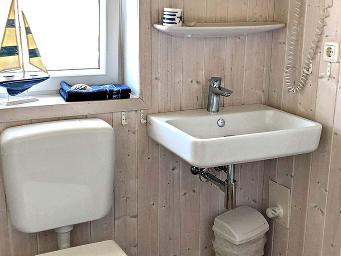 Bathroom 3, 4 star holiday home in Groemitz, Ostholstein