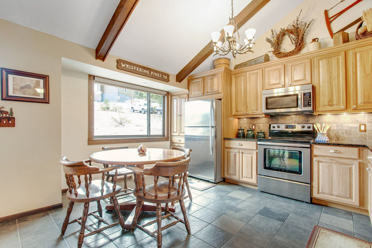 Private kitchen 4, Three BR With Epic Mountain Views and Huge Deck!, Larimer