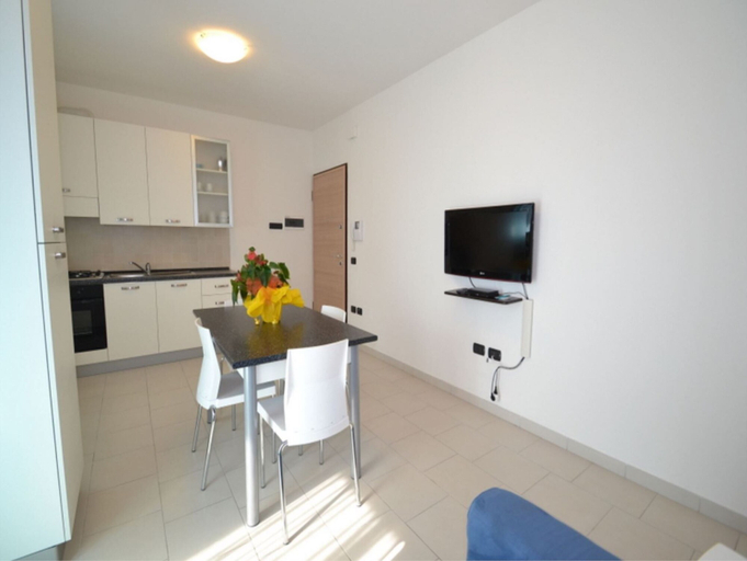 Dining room, Modern Apartment by the Beach, Rovigo