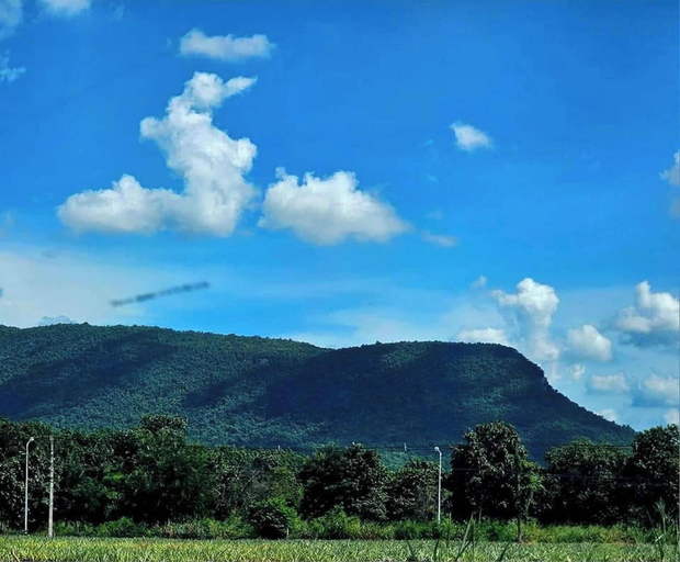 Miscellaneous 2, Mountain Front Hut For 2 Rare Birds, Bikes, Nature, Kaeng Krachan