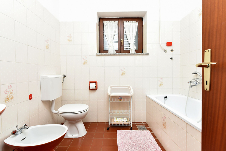 Bathroom 3, Comfortable Stay in Fažana With Outdoor Space, Fažana