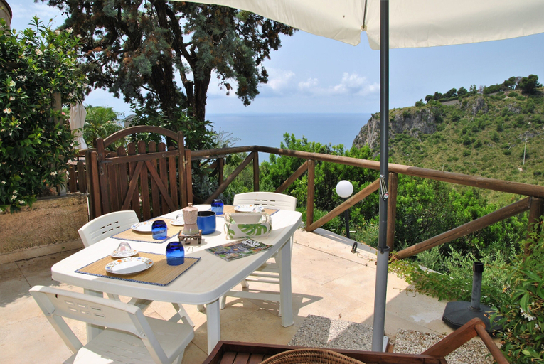 Terrace/patio 4, Ancoretta Cottage Between sea and Nature, Latina