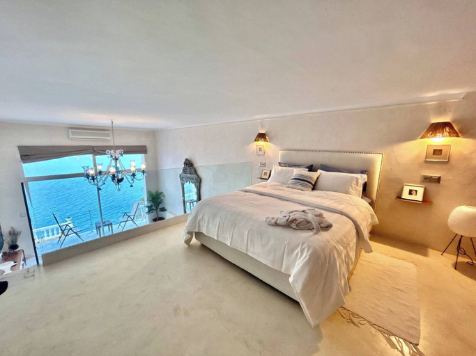 Room 2, The Cliff Appartment, Carthage
